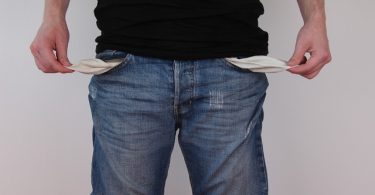 6 Toxic Money Habits of a Narcissist